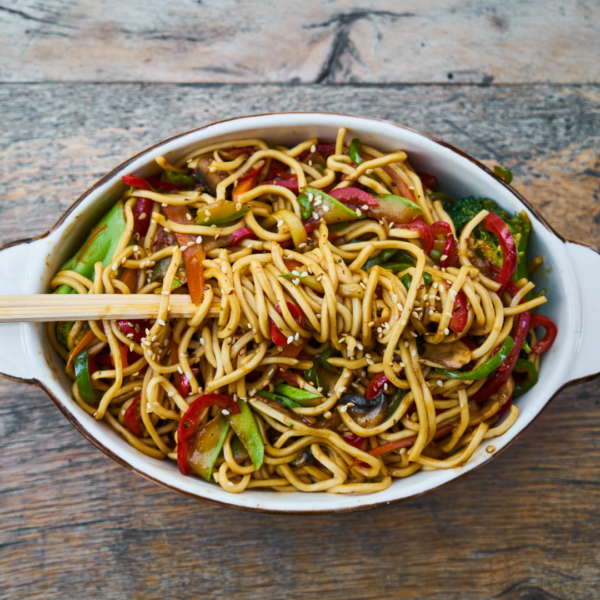 F-Fideo salteado mixto + ensalada + postre
